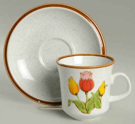 Tulip Time Flat Cup & Saucer Set