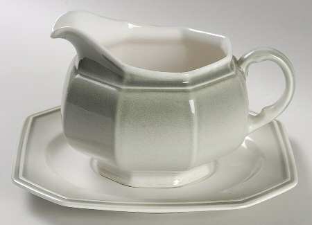 Twice Nice Gravy Boat & Underplate