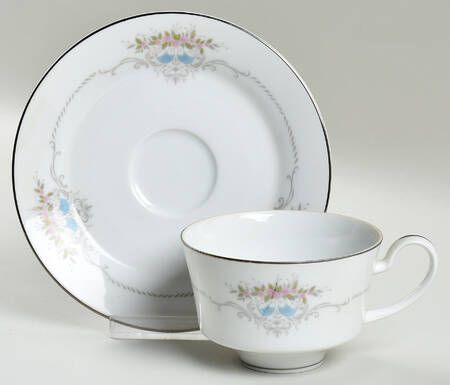 Ursula Flat Cup & Saucer Set