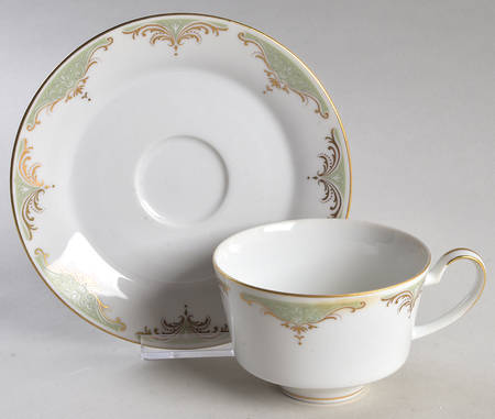 Valhala Flat Cup & Saucer Set
