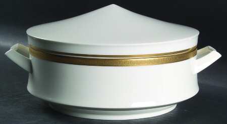 Vanderbilt Round Covered Vegetable