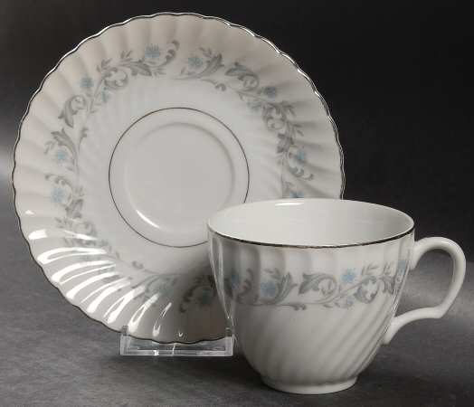 Vanessa Flat Cup & Saucer Set
