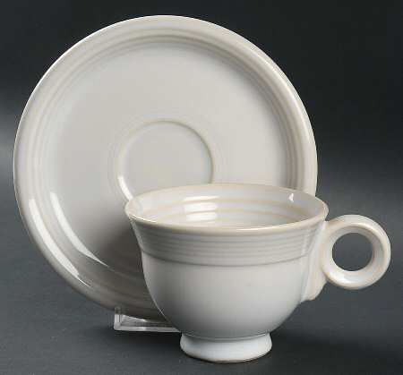 Vanilla Footed Cup & Saucer Set