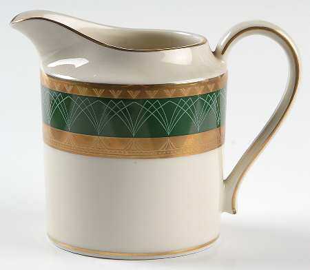 Ventana Emerald Creamer