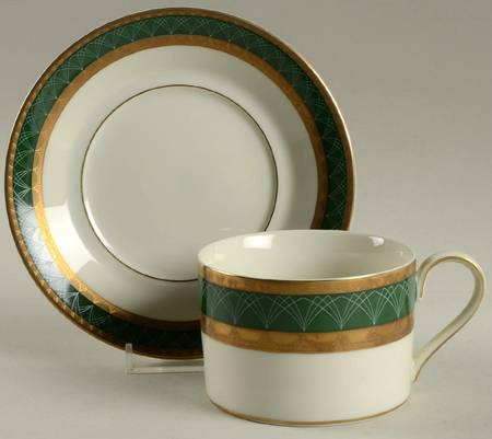 Ventana Emerald Flat Cup & Saucer Set