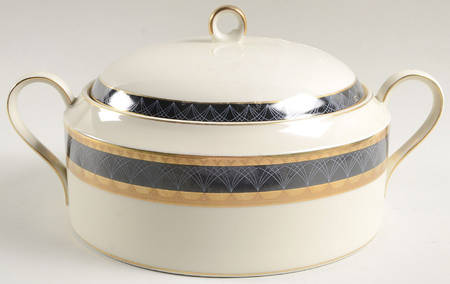 Ventana Onyx Round Covered Vegetable
