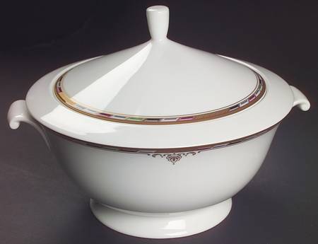 Venetian Palace Round Covered Vegetable