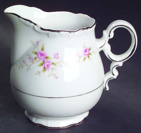 Versailles Creamer