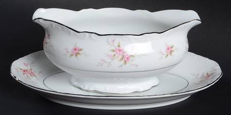 Versailles Gravy Boat & Underplate/Relish