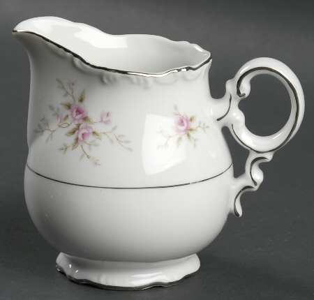 Versailles Creamer