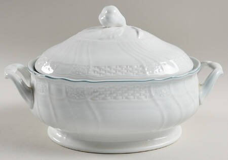 Versailles 2 Quart Oval Covered Casserole
