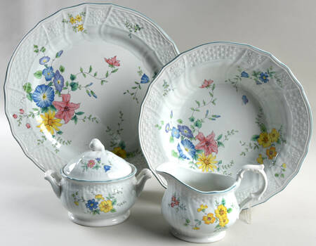 Victoria 5 Piece Hostess Set