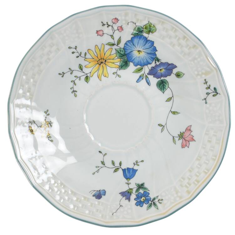 Victoria Saucer
