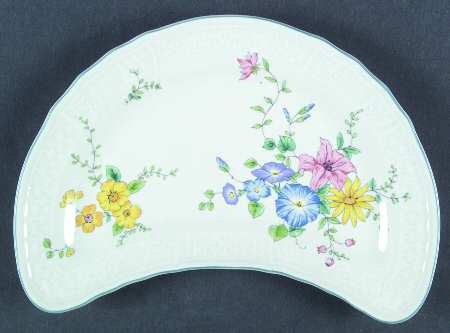 Victoria Crescent Salad Plate