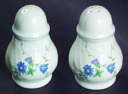 Victoria Salt & Pepper Set