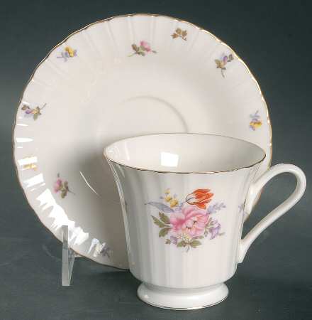 Villa Cesare Footed Cup & Saucer Set
