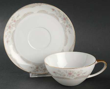 Victoria Flat Cup & Saucer Set