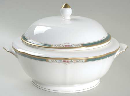 Victorian Rose Round Covered Vegetable