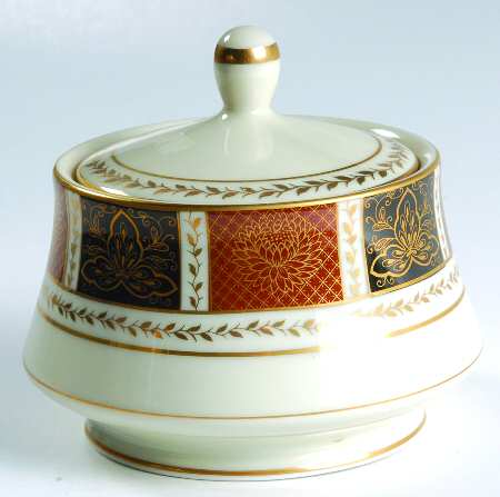 Villa Trianon Cinnabar Sugar Bowl & Lid