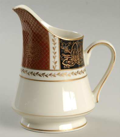 Villa Trianon Cinnabar Creamer