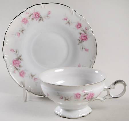Vivian Footed Cup & Saucer Set