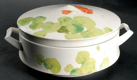 Water Lilies Peach Round Covered Vegetable