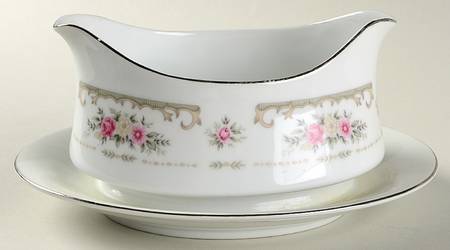 Westmount Gravy Boat with Attached Underplate