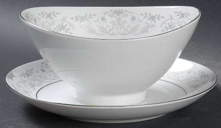 Weston Gravy Boat with Attached Underplate