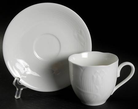 White Crocus Flat Cup & Saucer Set