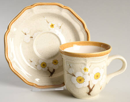 White Petals Flat Cup & Saucer Set