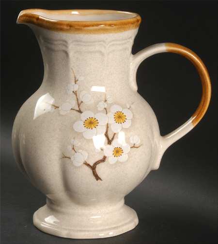 White Petals 48 Oz Pitcher