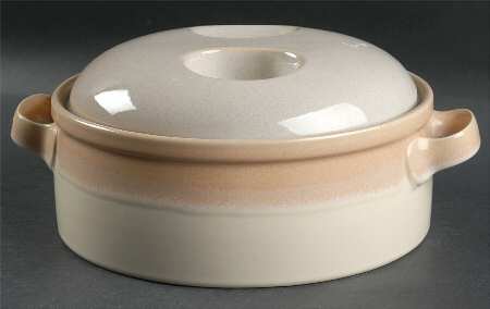 White Tie 3 Quart Round Covered Casserole