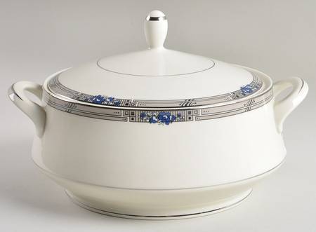 Wilshire Round Covered Vegetable