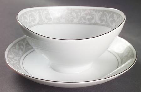 Winthrop Gravy Boat with Attached Underplate