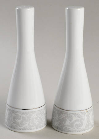 Winthrop Salt & Pepper Set