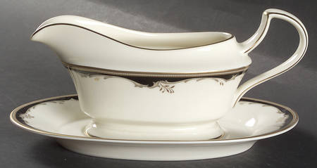 Winston Black Gravy Boat & Underplate