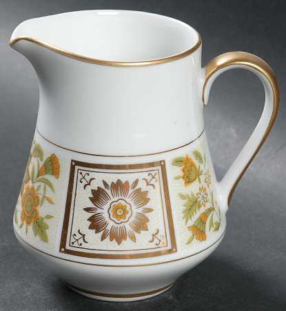 Woodmere (5880) Creamer