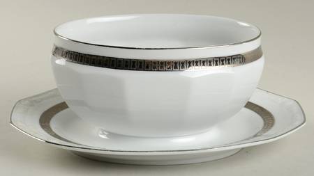 Wyndcrest Gravy Boat with Attached Underplate