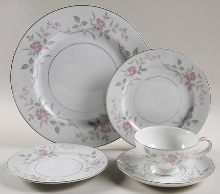 Yours Truly 5 Piece Place Setting