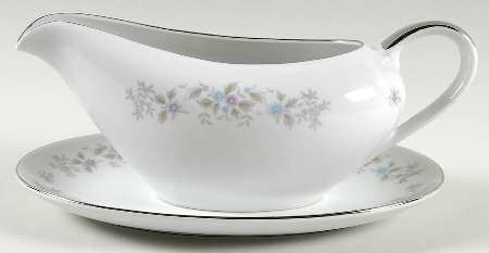Jessamine Gravy Boat & Underplate by Mimosa