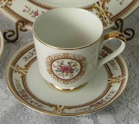 Malmaison Footed Cup & Saucer Set