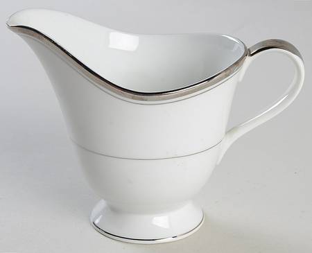 Noblesse (Platinum Trim) Creamer