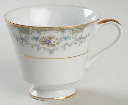 Victorienne Footed Cup