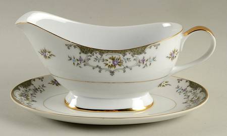 Victorienne Gravy Boat & Underplate