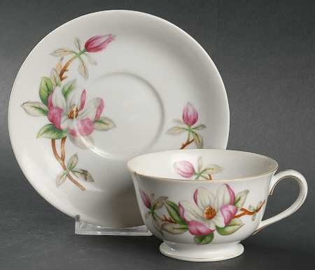Chelsea Footed Cup & Saucer Set