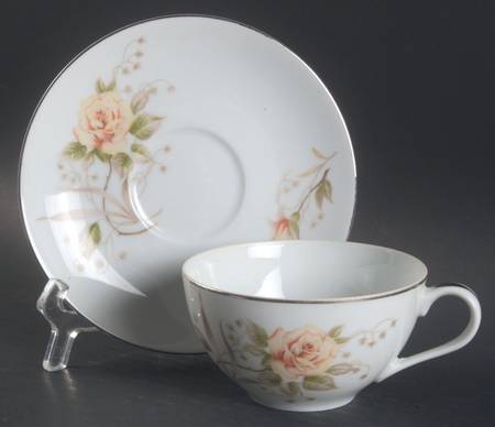 Joyce Flat Cup & Saucer Set