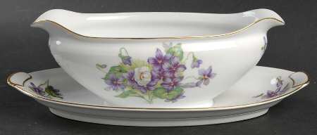 Beverly Gravy Boat with Attached Underplate