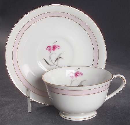 Sabrina Footed Cup & Saucer Set