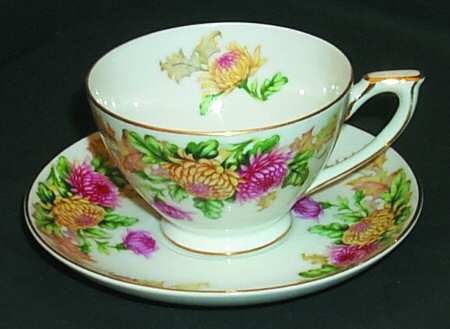 Sandra Footed Cup & Saucer Set