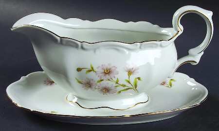 Daisy Bell Gravy Boat with Attached Underplate